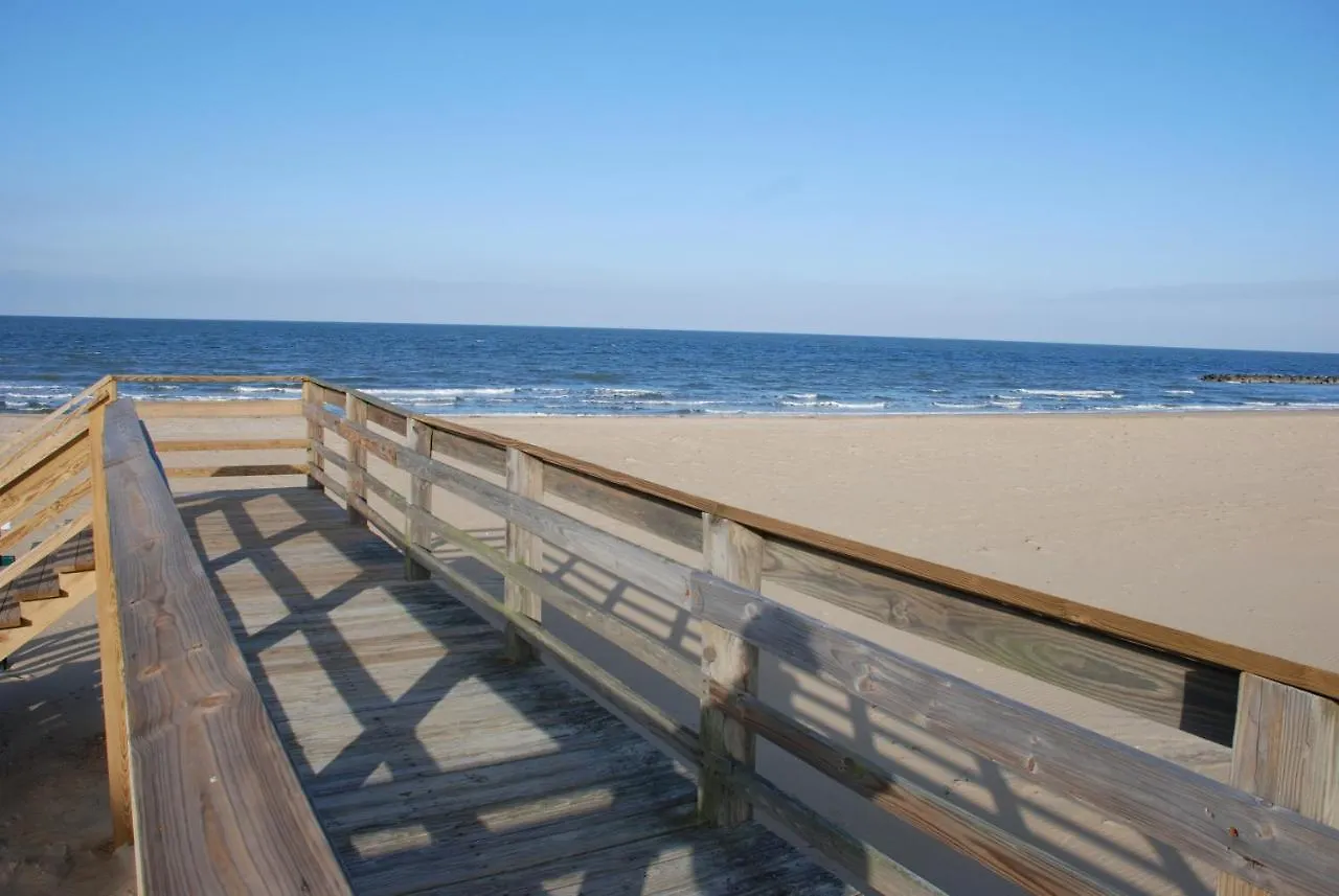 Apartment Cozy Suite - Pet Friendly, Beach Side Apts Norfolk