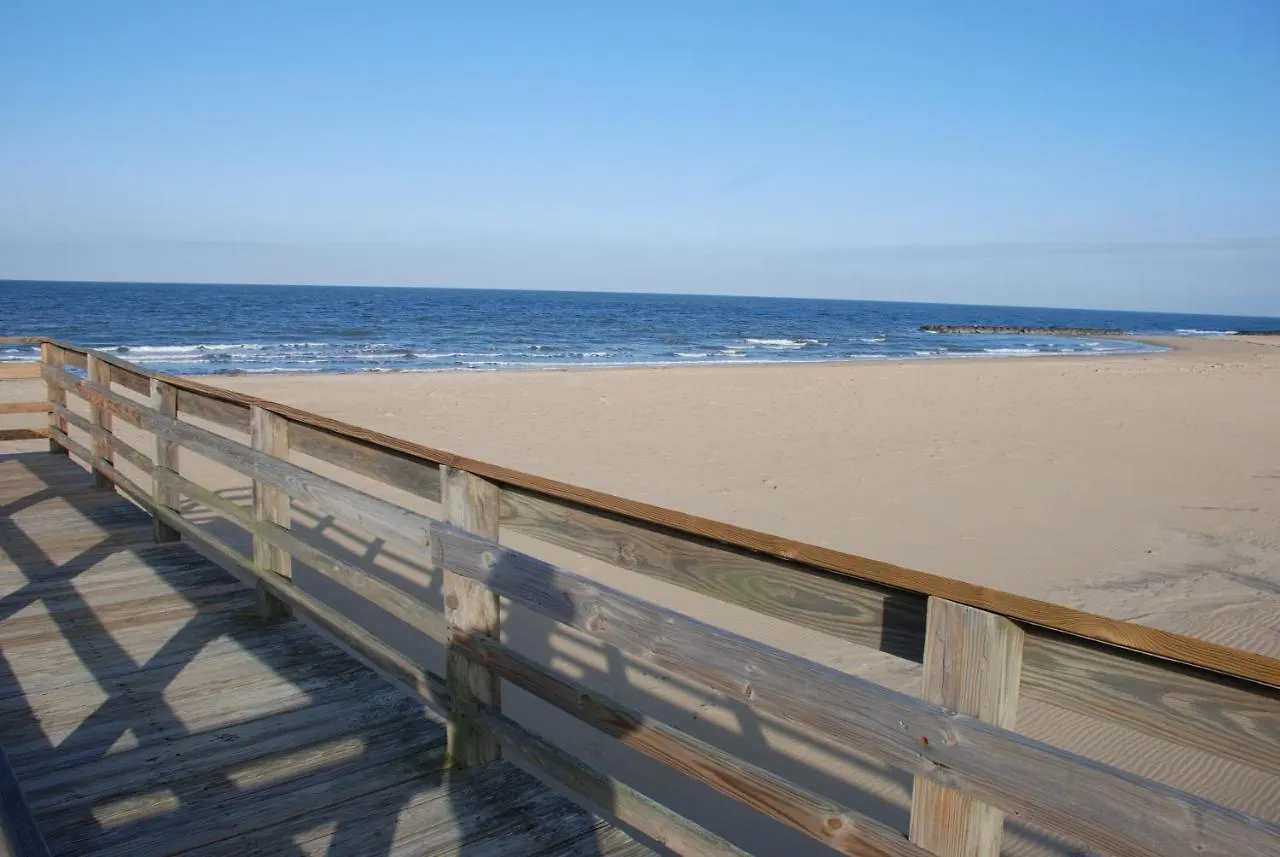 Cozy Suite - Pet Friendly, Beach Side Apts Norfolk United States