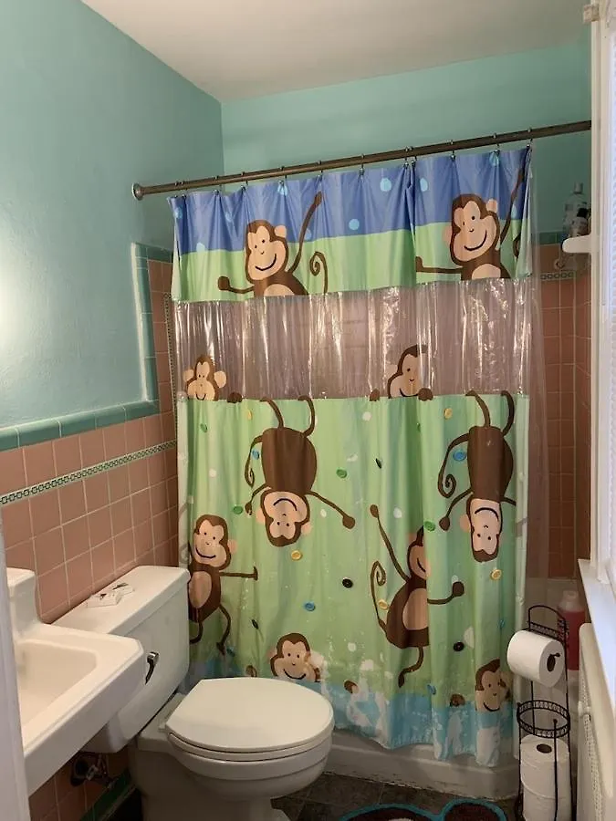 Cozy Suite - Pet Friendly, Beach Side Apts Norfolk United States
